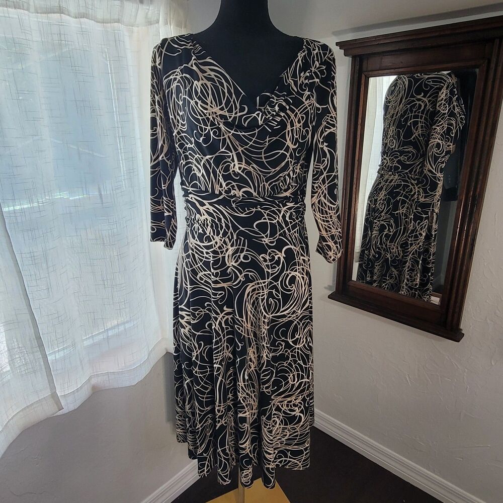 Chico’s Sz1 Black Ivory Abstract Print Fit Flare Dress Cowl Neck 3/4 Sleeve 8/10